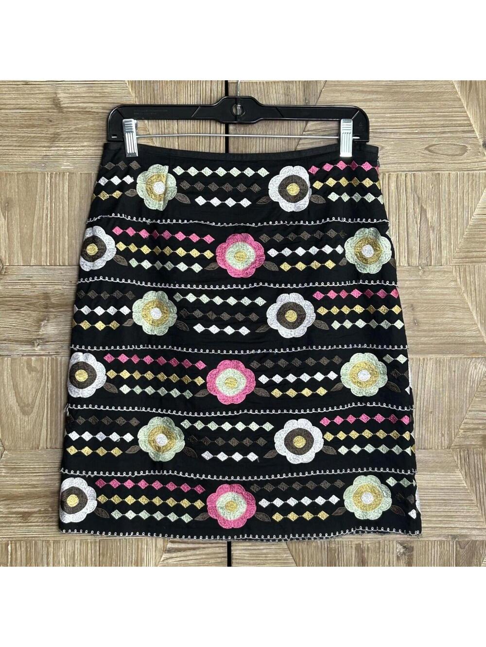 Etcetera Black Floral Embroidered Pencil Skirt Size 4 Tiered Artsy Workwear
